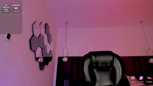 Snapshot of ViolettHansson chatting on 4, 2, 2026 ViolettHansson online show from 4, 2, 2026