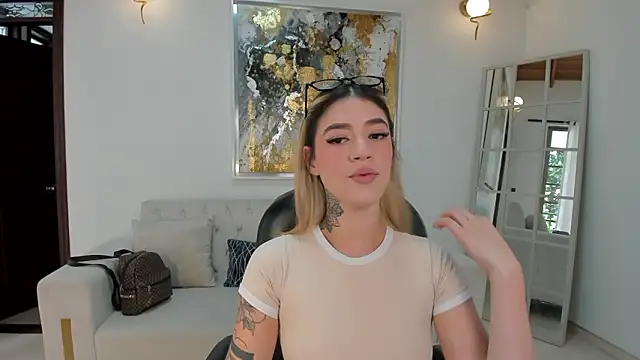 Snapshot of ViolettHansson chatting on 10, 2, 2026 ViolettHansson online show from 10, 2, 2026