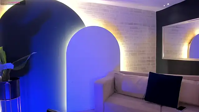 Snapshot of ViolettHansson chatting on 9, 4, 2026 ViolettHansson online show from 9, 4, 2026