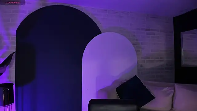 Snapshot of ViolettHansson chatting on 11, 4, 2026 ViolettHansson online show from 11, 4, 2026