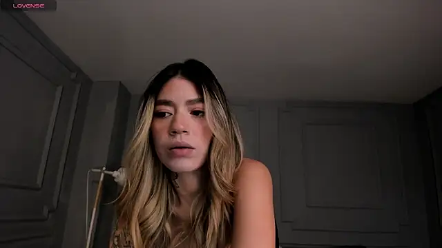 Snapshot of ViolettHansson chatting on 16, 4, 2026 ViolettHansson online show from 16, 4, 2026