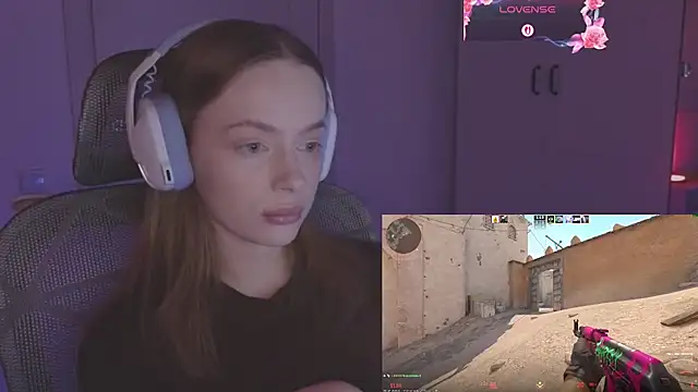 Snapshot of _MayShy_ chatting on 30, 10, 2025 MayShy online show from 30, 10, 2025