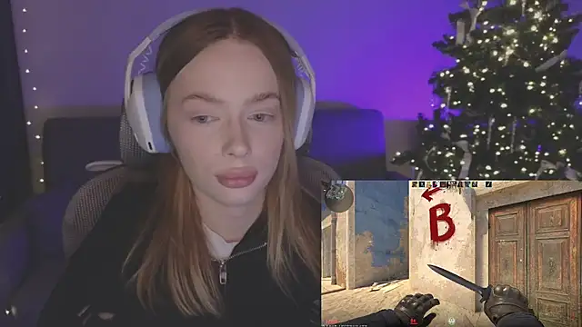 Snapshot of _MayShy_ chatting on 15, 12, 2025 MayShy online show from 15, 12, 2025