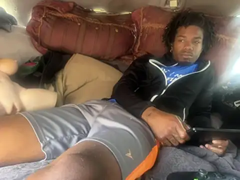 SlimeCrownzOut5 online show from 16, 2, 2026