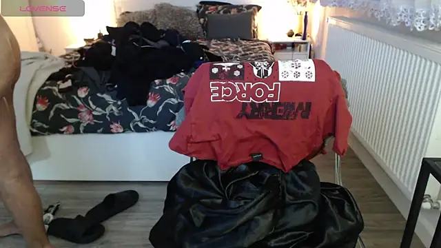 KimBeee online show from 4, 2, 2025