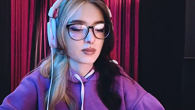 Avi Nile online show from 4, 3, 2025