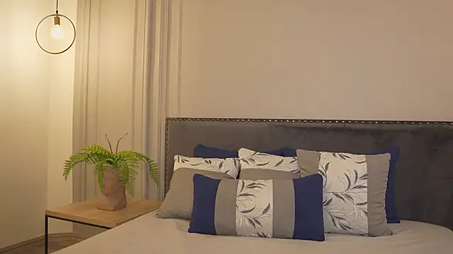 IrisBaker online show from 14, 2, 2026