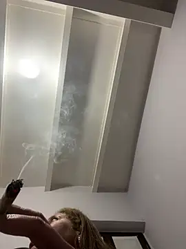 Snapshot of andreinitahg chatting on 5, 1, 2025 andreinitahg online show from 5, 1, 2025