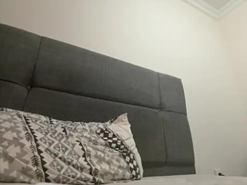 laynufff online show from 8, 4, 2026