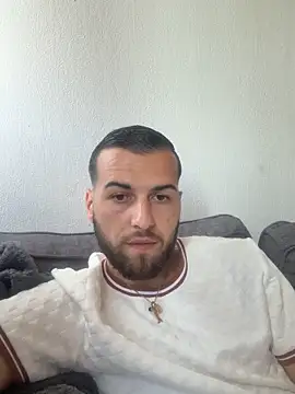 lucasb17 online show from 18, 4, 2026