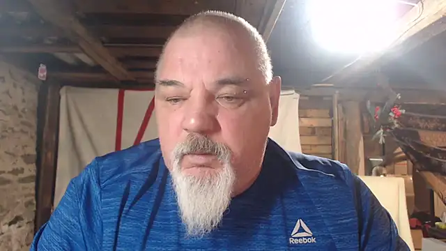 Newfiesausage1972 online show from 7, 2, 2026