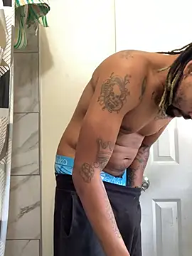 Snapshot of 1BeautyN1Beast chatting on 8, 12, 2024 1BeautyN1Beast online show from 8, 12, 2024