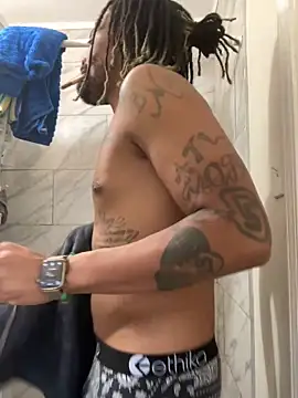 Snapshot of 1BeautyN1Beast chatting on 9, 12, 2024 1BeautyN1Beast online show from 9, 12, 2024