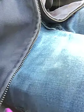 Snapshot of 1BeautyN1Beast chatting on 12, 12, 2024 1BeautyN1Beast online show from 12, 12, 2024