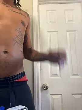 Snapshot of 1BeautyN1Beast chatting on 22, 12, 2024 1BeautyN1Beast online show from 22, 12, 2024