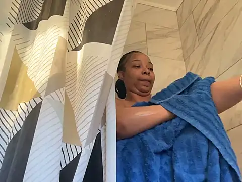 Snapshot of 1BeautyN1Beast chatting on 2, 1, 2025 1BeautyN1Beast online show from 2, 1, 2025