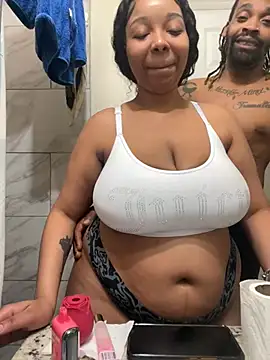 Snapshot of 1BeautyN1Beast chatting on 13, 1, 2025 1BeautyN1Beast online show from 13, 1, 2025