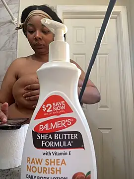 Snapshot of 1BeautyN1Beast chatting on 13, 1, 2025 1BeautyN1Beast online show from 13, 1, 2025