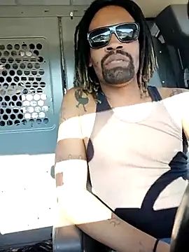 Snapshot of 1BeautyN1Beast chatting on 3, 3, 2025 1BeautyN1Beast online show from 3, 3, 2025