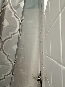 Snapshot of 1BeautyN1Beast chatting on 5, 3, 2025 1BeautyN1Beast online show from 5, 3, 2025