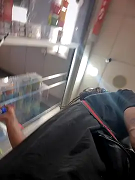 Snapshot of 1BeautyN1Beast chatting on 15, 9, 2025 1BeautyN1Beast online show from 15, 9, 2025