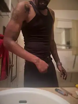 Snapshot of 1BeautyN1Beast chatting on 28, 9, 2025 1BeautyN1Beast online show from 28, 9, 2025