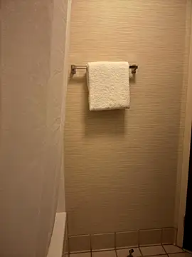 Snapshot of 1BeautyN1Beast chatting on 18, 10, 2025 1BeautyN1Beast online show from 18, 10, 2025