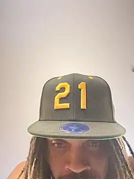 Snapshot of 1BeautyN1Beast chatting on 22, 10, 2025 1BeautyN1Beast online show from 22, 10, 2025