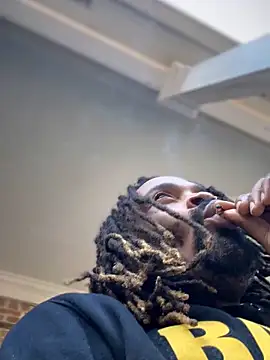 Snapshot of 1BeautyN1Beast chatting on 29, 11, 2025 1BeautyN1Beast online show from 29, 11, 2025