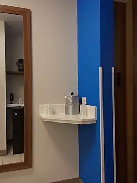 Snapshot of 1BeautyN1Beast chatting on 18, 12, 2025 1BeautyN1Beast online show from 18, 12, 2025