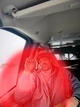 Snapshot of 1BeautyN1Beast chatting on 19, 12, 2025 1BeautyN1Beast online show from 19, 12, 2025