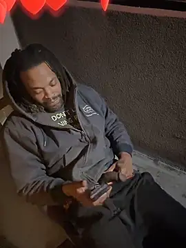 Snapshot of 1BeautyN1Beast chatting on 5, 1, 2026 1BeautyN1Beast online show from 5, 1, 2026