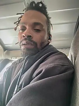 Snapshot of 1BeautyN1Beast chatting on 6, 1, 2026 1BeautyN1Beast online show from 6, 1, 2026