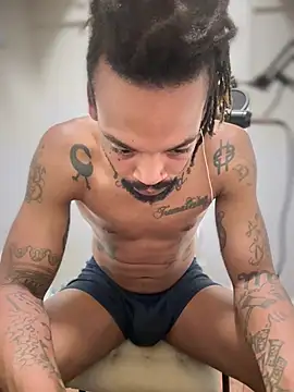 Snapshot of 1BeautyN1Beast chatting on 26, 2, 2026 1BeautyN1Beast online show from 26, 2, 2026