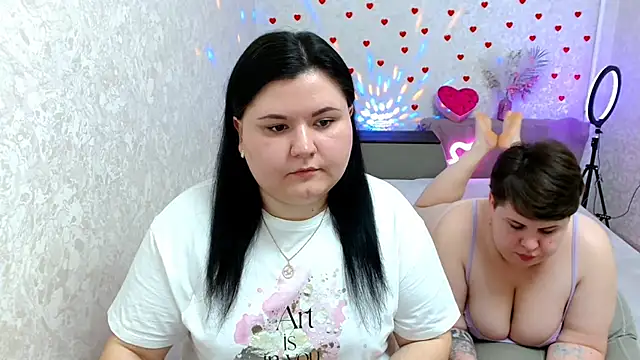 Snapshot of BeckyAndHellen chatting on 24, 2, 2025 BeckyAndHellen online show from 24, 2, 2025