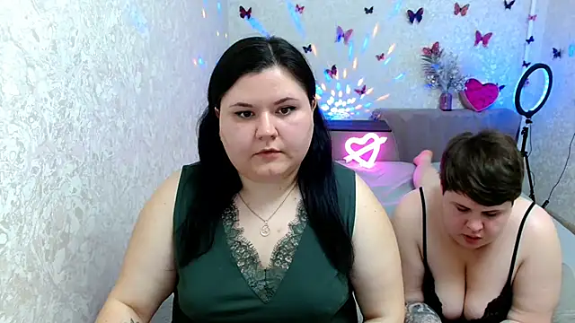 Snapshot of BeckyAndHellen chatting on 13, 3, 2025 BeckyAndHellen online show from 13, 3, 2025