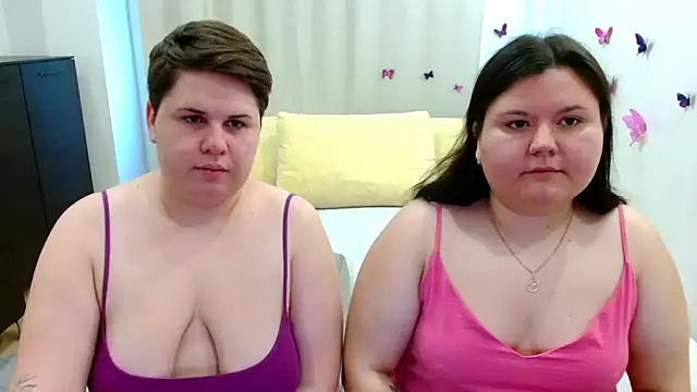 Snapshot of BeckyAndHellen chatting on 18, 9, 2025 BeckyAndHellen online show from 18, 9, 2025