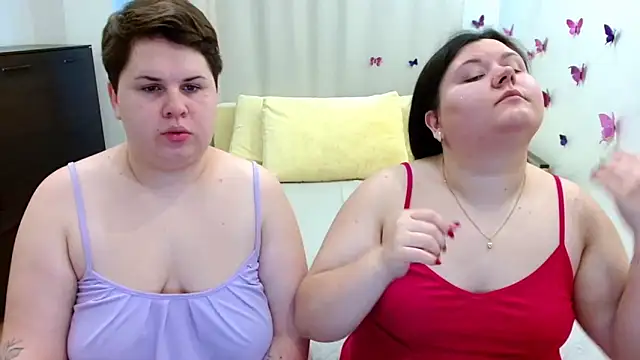 Snapshot of BeckyAndHellen chatting on 28, 9, 2025 BeckyAndHellen online show from 28, 9, 2025