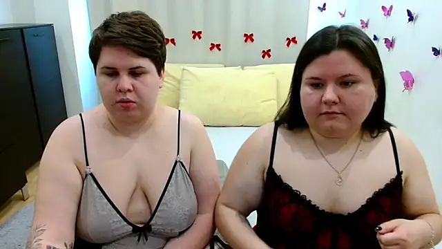 Snapshot of BeckyAndHellen chatting on 15, 10, 2025 BeckyAndHellen online show from 15, 10, 2025