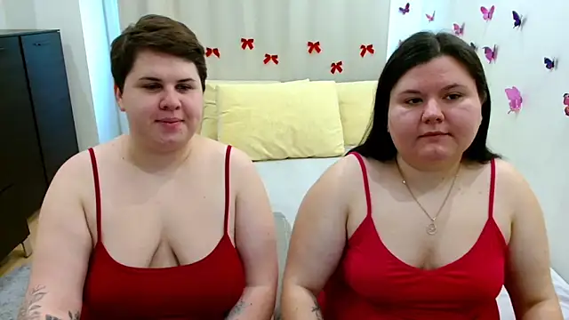 Snapshot of BeckyAndHellen chatting on 16, 10, 2025 BeckyAndHellen online show from 16, 10, 2025