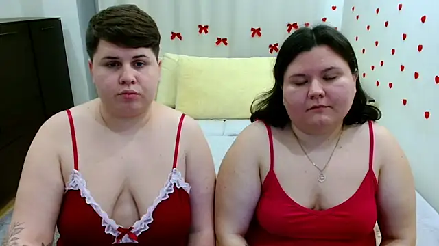 Snapshot of BeckyAndHellen chatting on 22, 10, 2025 BeckyAndHellen online show from 22, 10, 2025