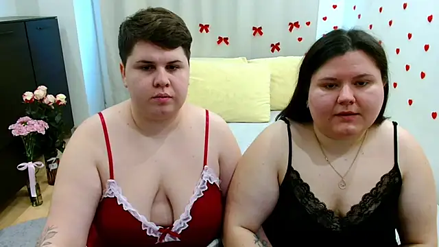 Snapshot of BeckyAndHellen chatting on 30, 10, 2025 BeckyAndHellen online show from 30, 10, 2025