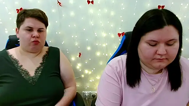 Snapshot of BeckyAndHellen chatting on 13, 1, 2026 BeckyAndHellen online show from 13, 1, 2026