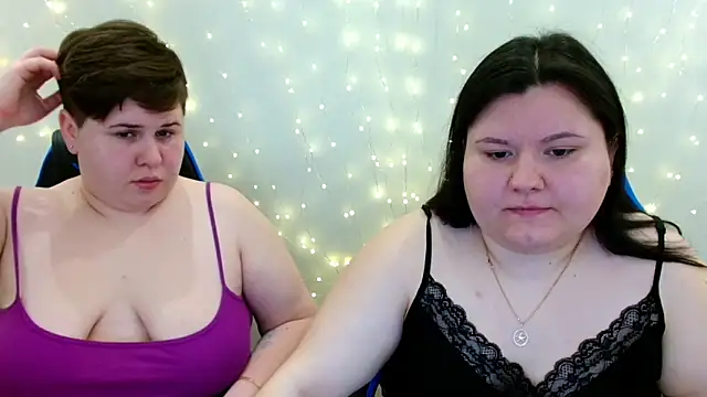 Snapshot of BeckyAndHellen chatting on 13, 2, 2026 BeckyAndHellen online show from 13, 2, 2026