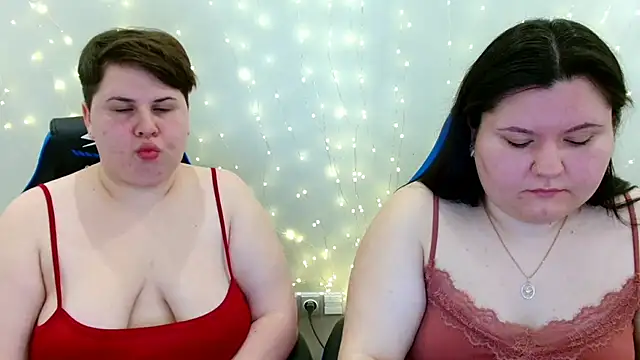 Snapshot of BeckyAndHellen chatting on 22, 2, 2026 BeckyAndHellen online show from 22, 2, 2026