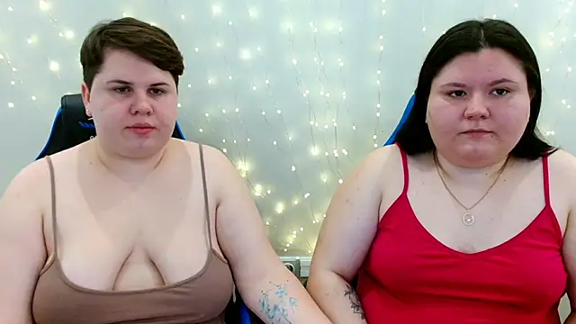 Snapshot of BeckyAndHellen chatting on 1, 3, 2026 BeckyAndHellen online show from 1, 3, 2026