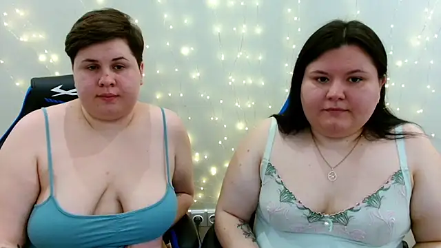 Snapshot of BeckyAndHellen chatting on 27, 3, 2026 BeckyAndHellen online show from 27, 3, 2026