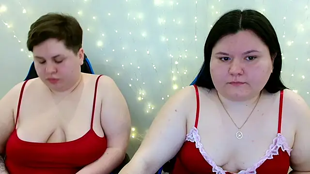 Snapshot of BeckyAndHellen chatting on 17, 4, 2026 BeckyAndHellen online show from 17, 4, 2026