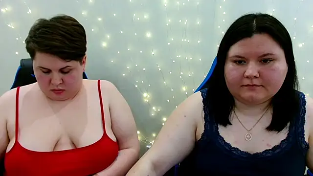 Snapshot of BeckyAndHellen chatting on 19, 4, 2026 BeckyAndHellen online show from 19, 4, 2026