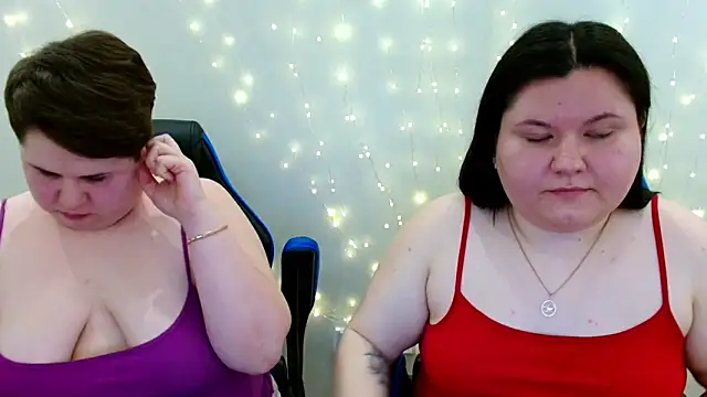 Snapshot of BeckyAndHellen chatting on 22, 4, 2026 BeckyAndHellen online show from 22, 4, 2026